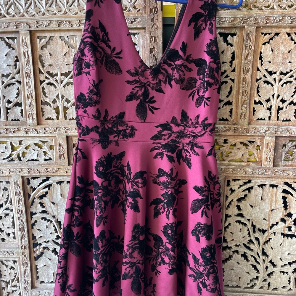 Elegant Floral V-Neck Mini Dress